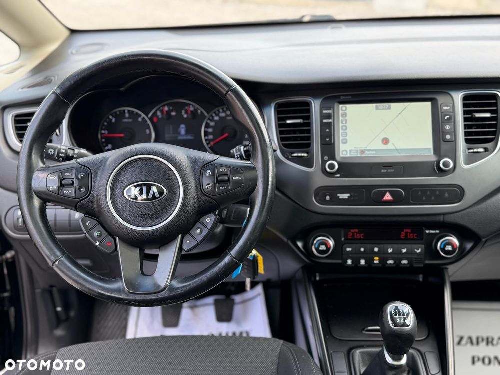 Kia Carens 1.7 CRDi M 7os EU6 - 23
