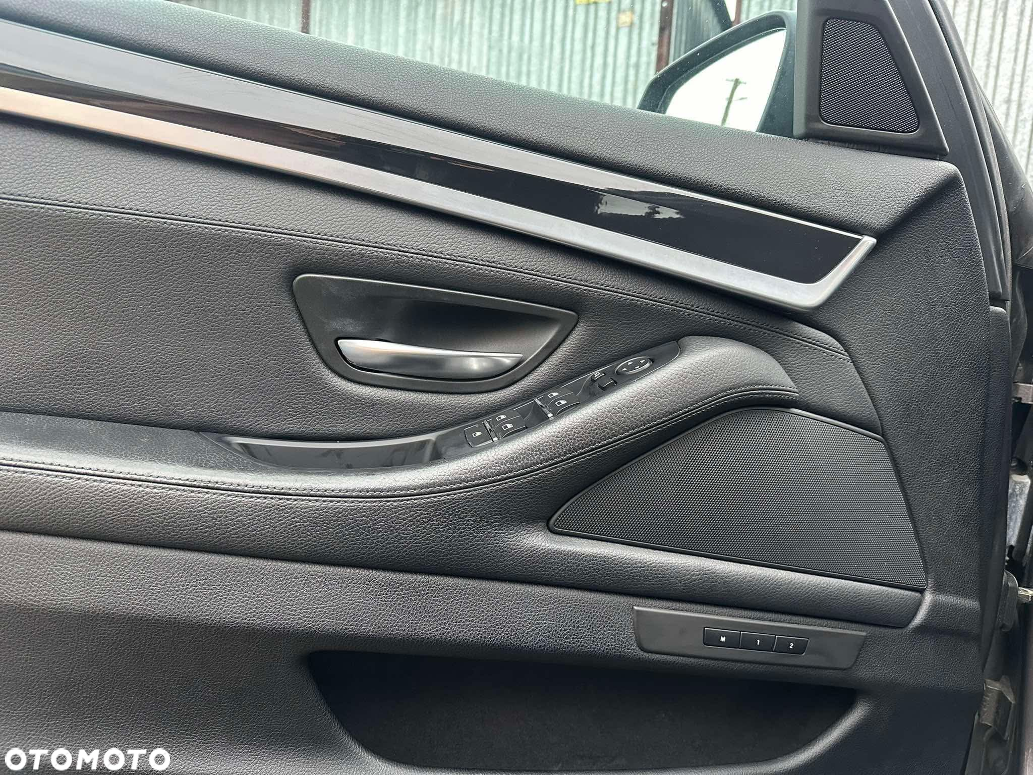 BMW Seria 5 523i Touring - 9