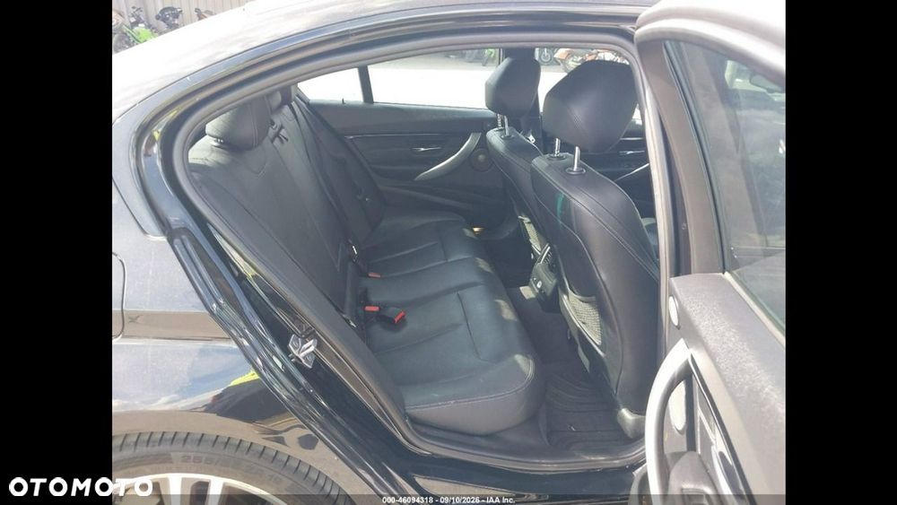BMW Seria 3 340i M Sport - 10