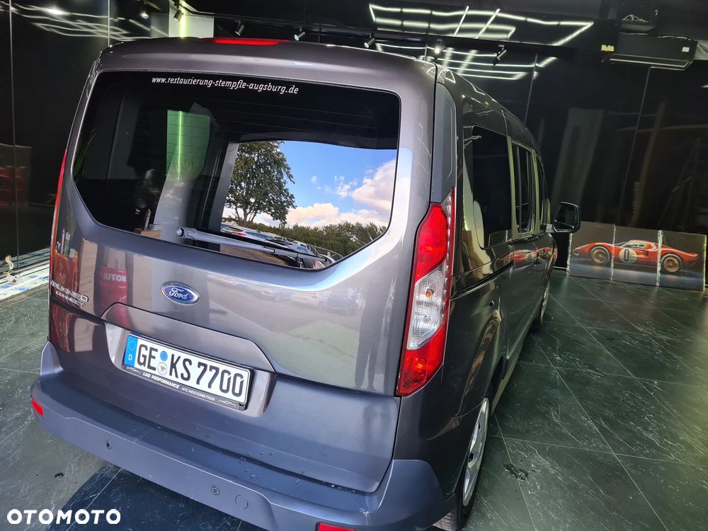 Ford Tourneo Connect Grand - 26