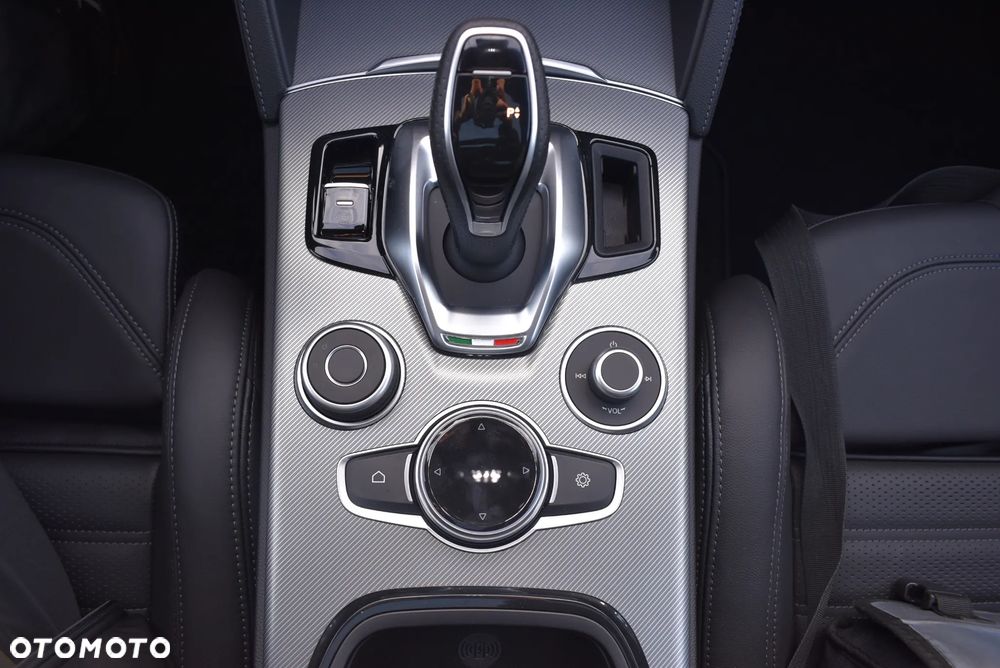 Alfa Romeo Stelvio 2.0 Turbo Veloce Q4 - 36