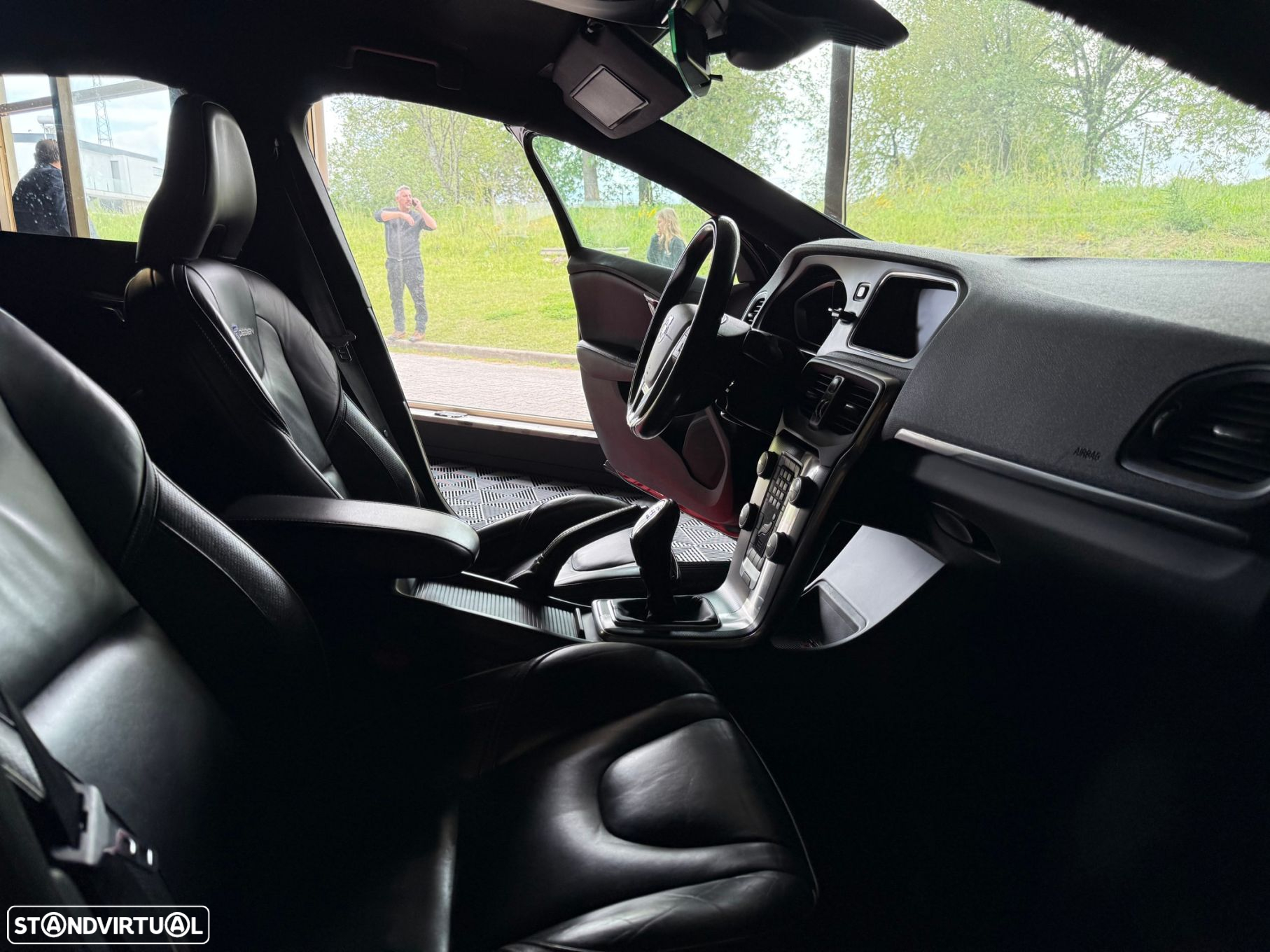 Volvo V40 1.6 D2 R-Design - 26