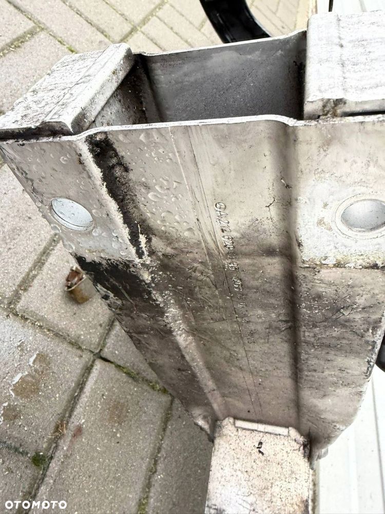 okular pas przedni gorny mercedes w212 eu - 10