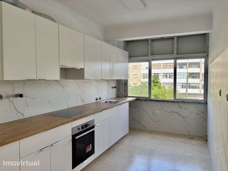 Apartamento T2 Renovado no Centro de Mem Martins - Grande imagem: 3/8