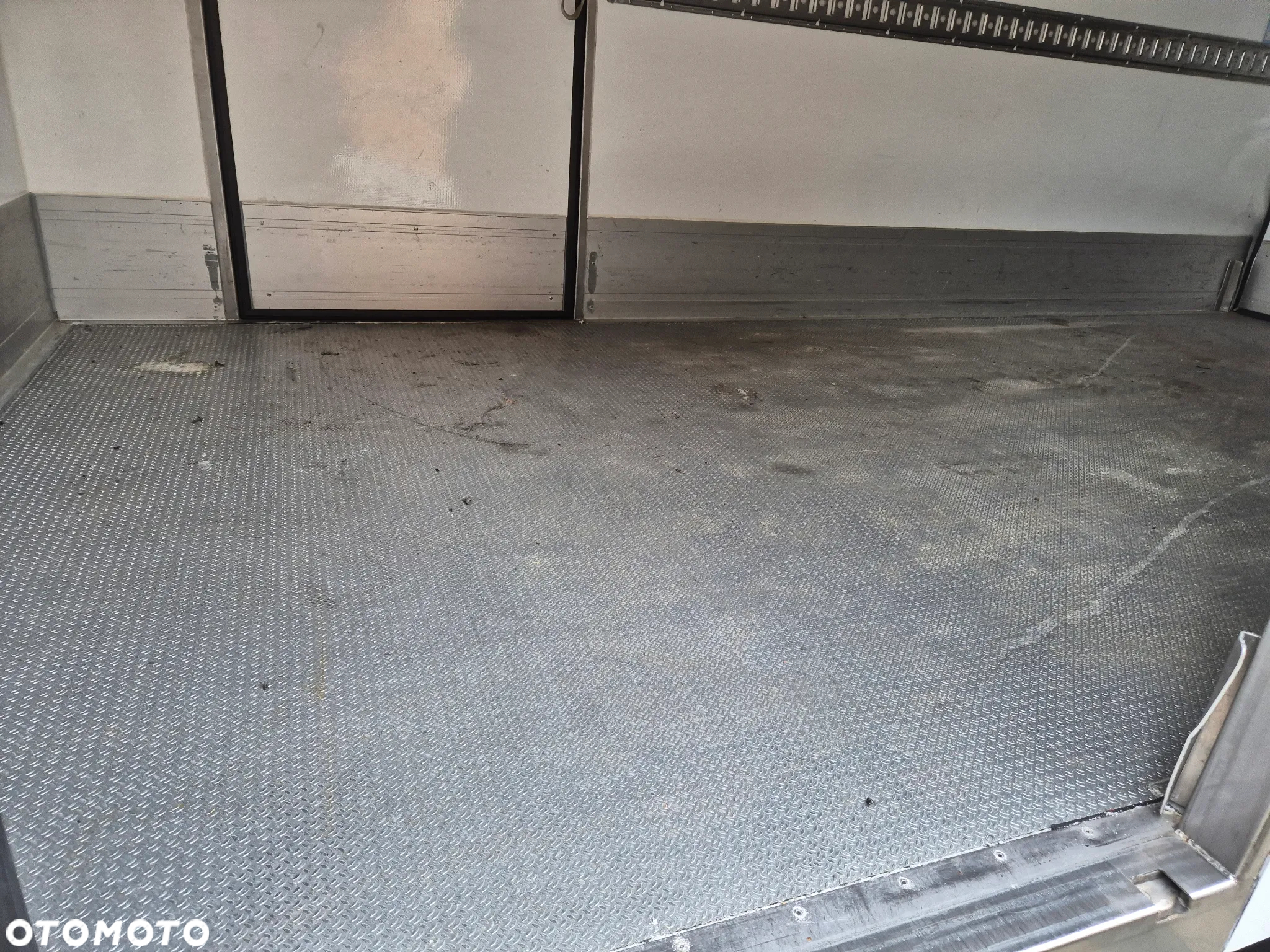 Iveco IVECO 72C18 3.0 70C18 IZOTERMA CHŁODNIA MROZNIA SPROWADZONY PODUSZKI - 7