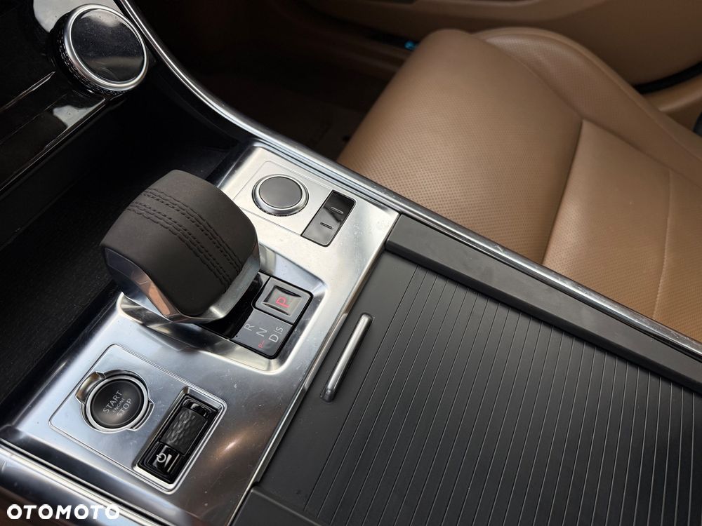 Jaguar XF P250 HSE - 32