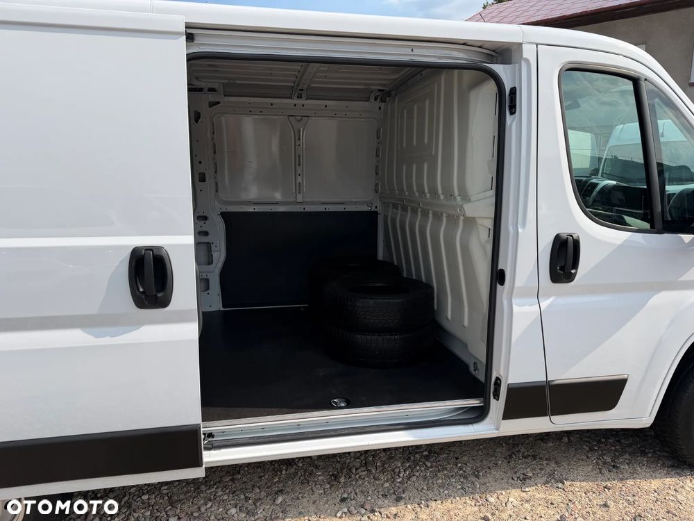 Fiat DUCATO L2H1 2.3 MultiJet 140KM Salon Polska Pierwszy Wł 100% Bezwypadkowy Kamera, Radio z ekr. dotykowym, Tempomat, Ogr.. Kier. skórzana, Klimatyzacja automatyczna, 2 komplety opon, Możliwość finansowania!! VAT-1 Kredyt Leasing!! - 35