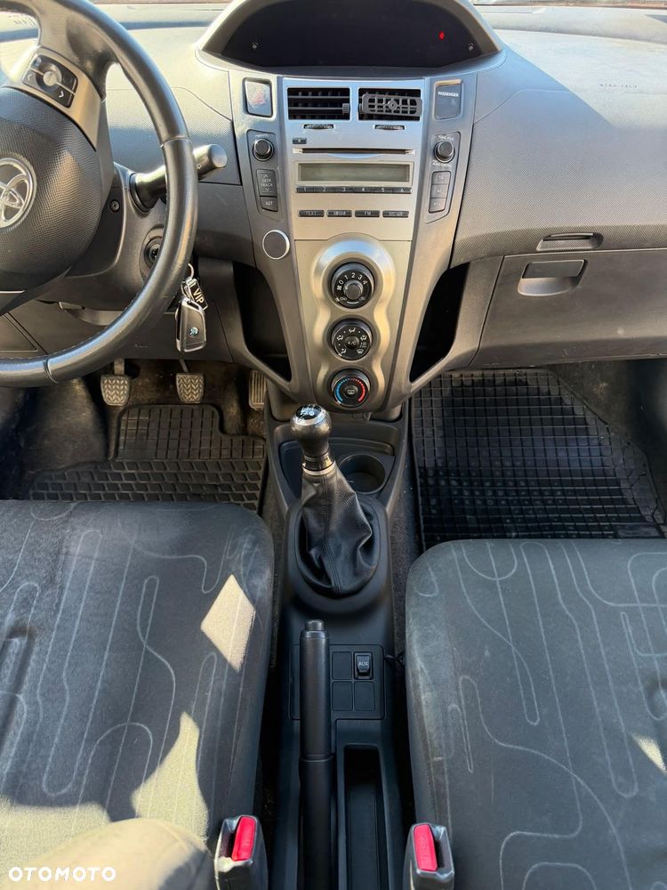 Toyota Yaris 1.0 VVT-i Cool Edition - 2