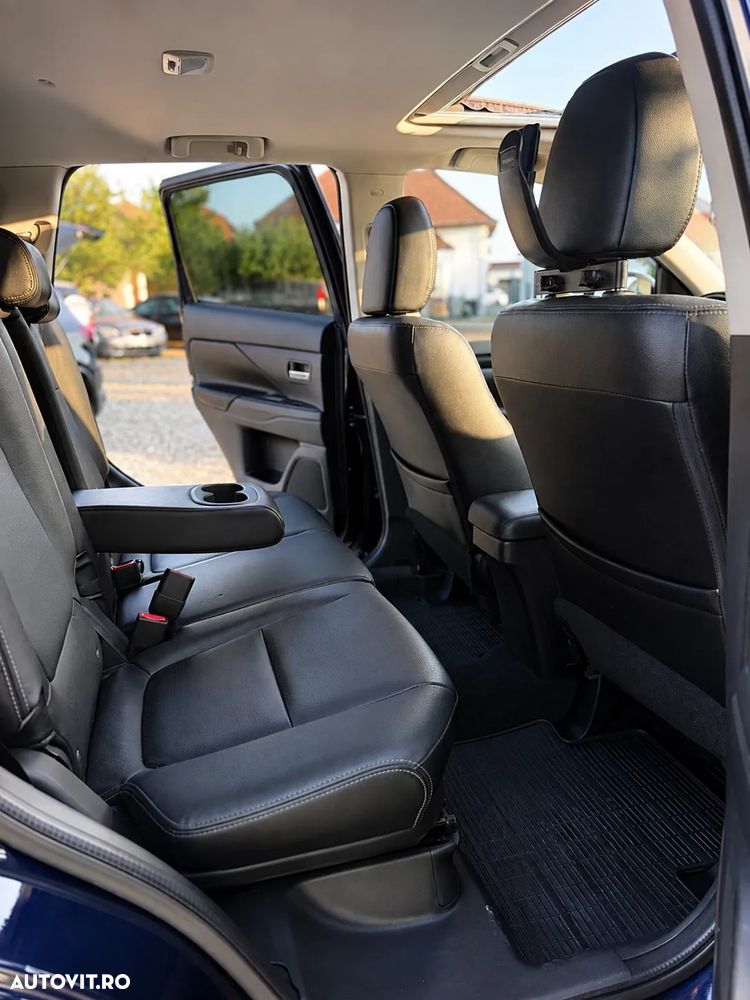 Mitsubishi Outlander - 15