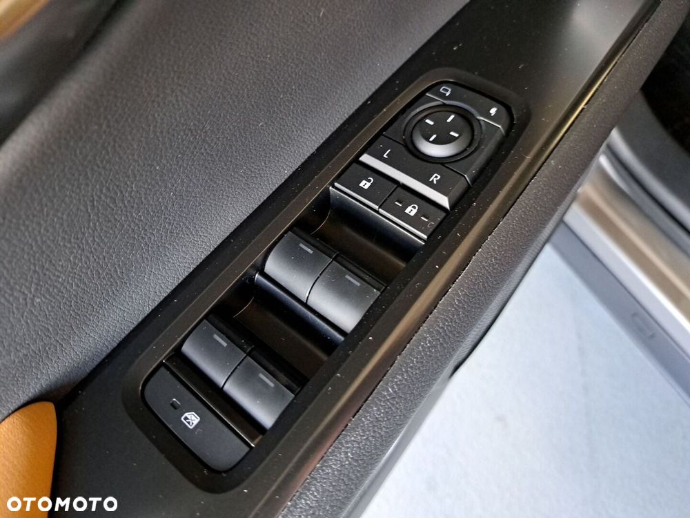 Lexus UX - 33