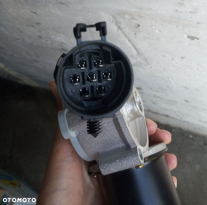 SILNIK silniczek reduktora napedow napedu nastawnik CADILLAC ESCALADE HUMMER H2 5.3 5.7 6.0 10397097 68089746AA 88984528 89059688 BENZYNA DIESEL 1999 2000 2001 2002 2003 2004 2005 2006 06 07 08 2009 - 7