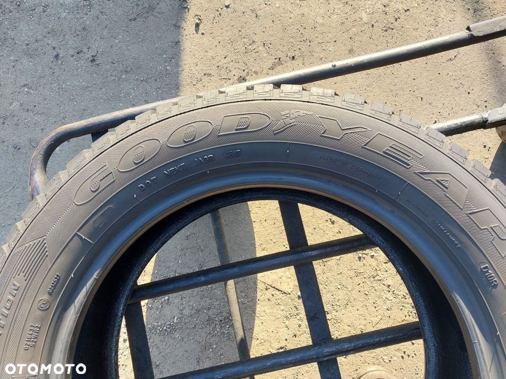 Opony caloroczne 215.60.17 Goodyear - 4