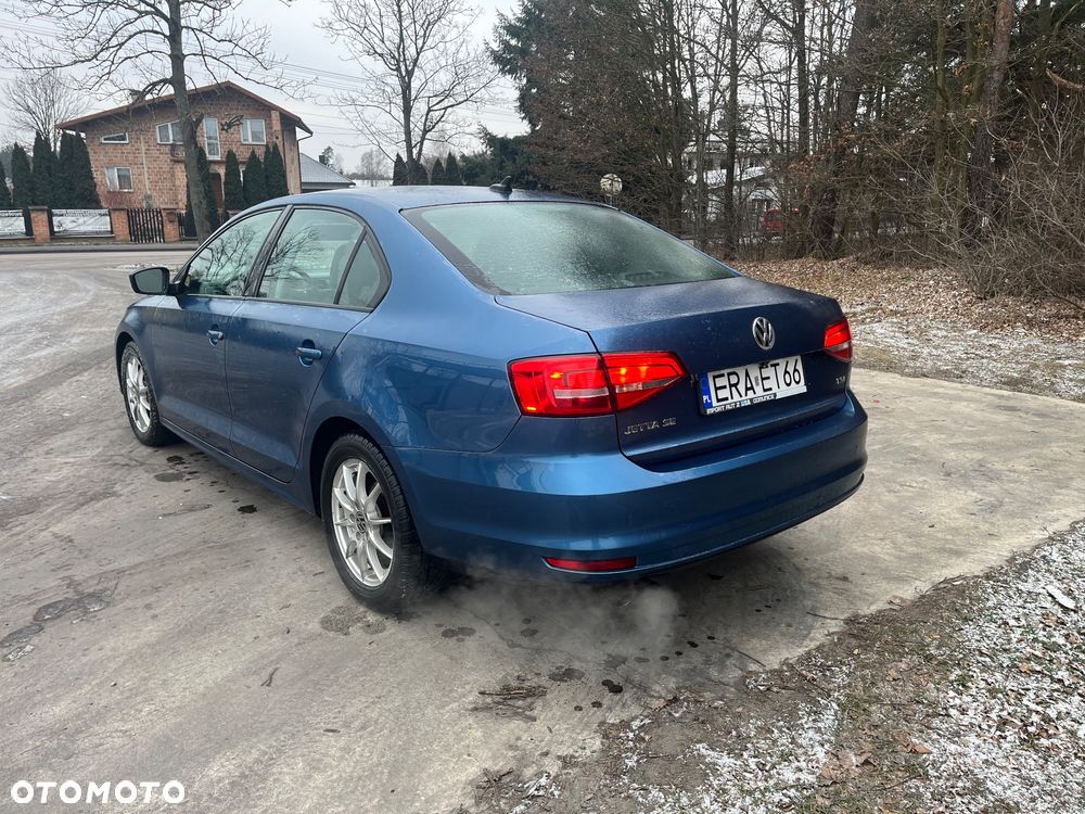 Volkswagen Jetta - 5