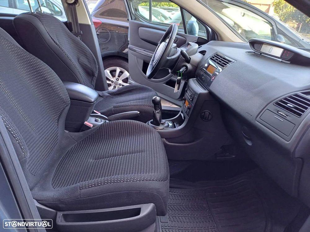 Citroën C4 1.6 HDi SX - 6
