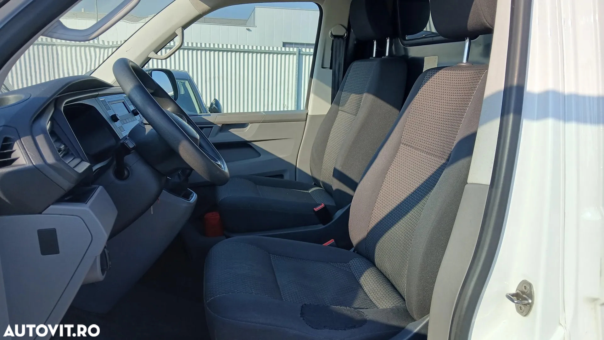 Volkswagen T6.1 LR 2,0 TDI - 9