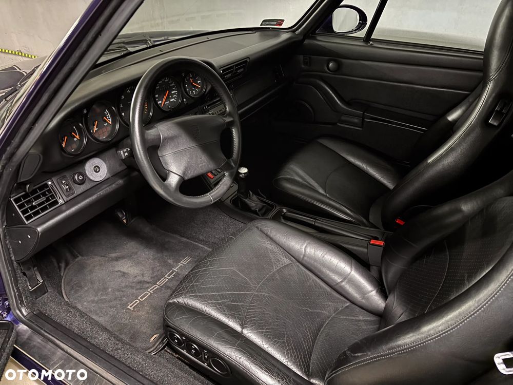 Porsche 911 Carrera - 11