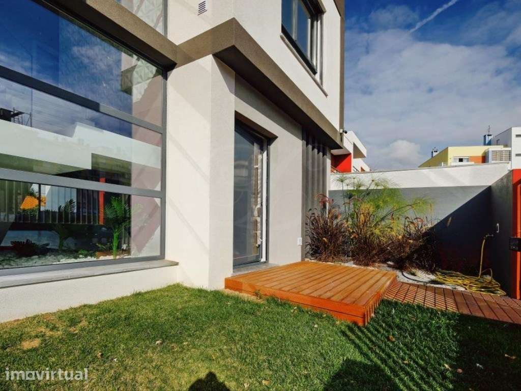 Moradia T4 | Carcavelos, Cascais. - Grande imagem: 4/35