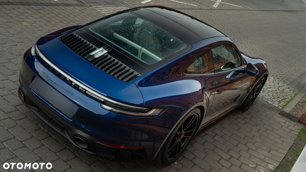 Porsche 911 Carrera 4 GTS - 4