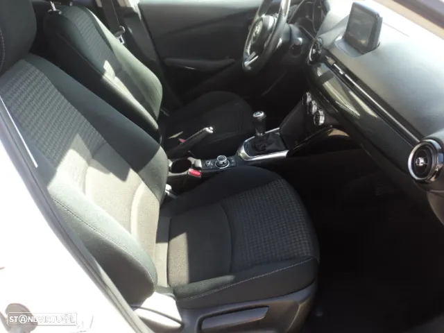 Mazda 2 1.5 Sky.Excellence Navi - 16