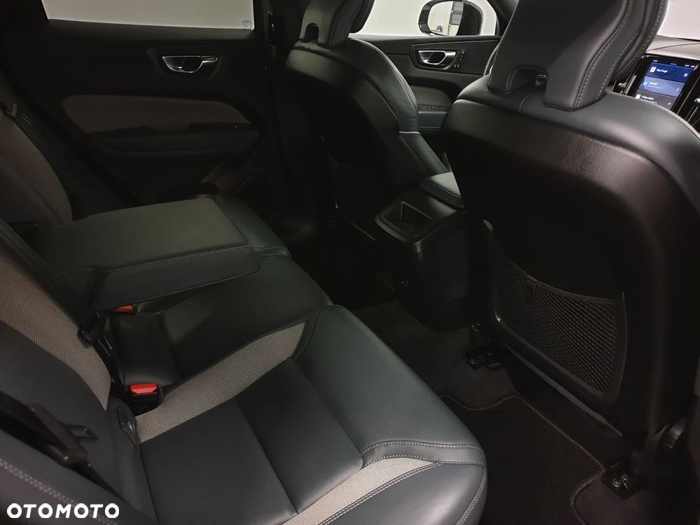 Volvo XC 60 B4 D AWD Geartronic RDesign - 26
