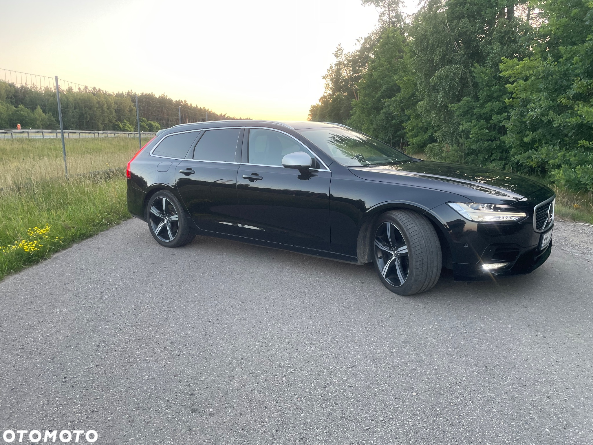 Volvo V90 T6 AWD R-Design - 8