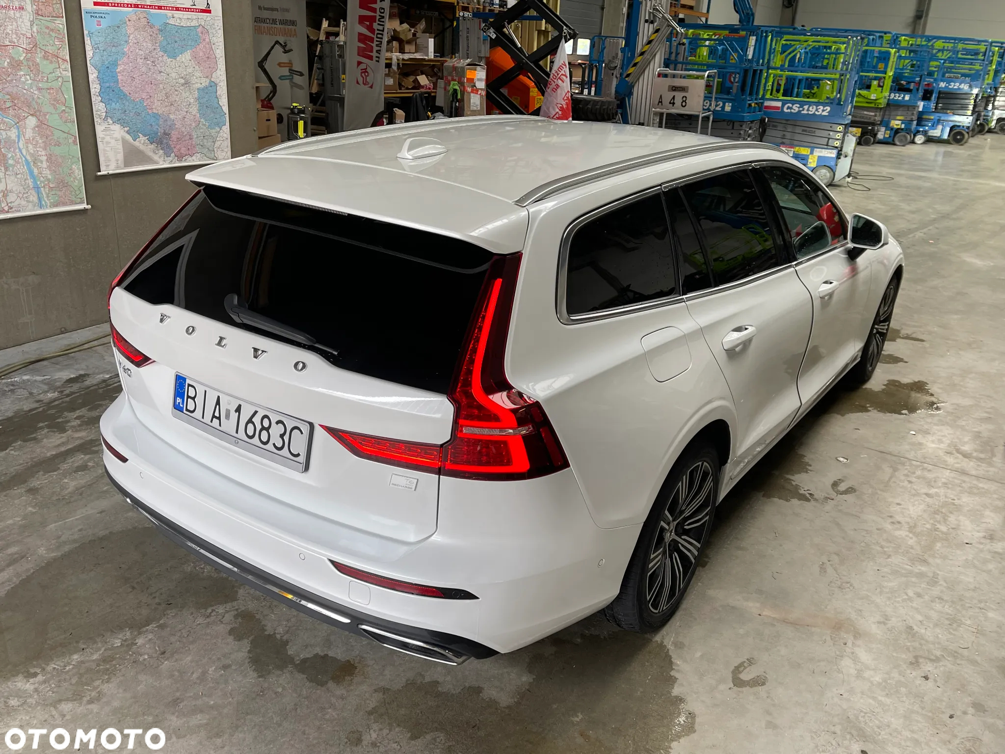 Volvo V60 T6 AWD Recharge Core - 2