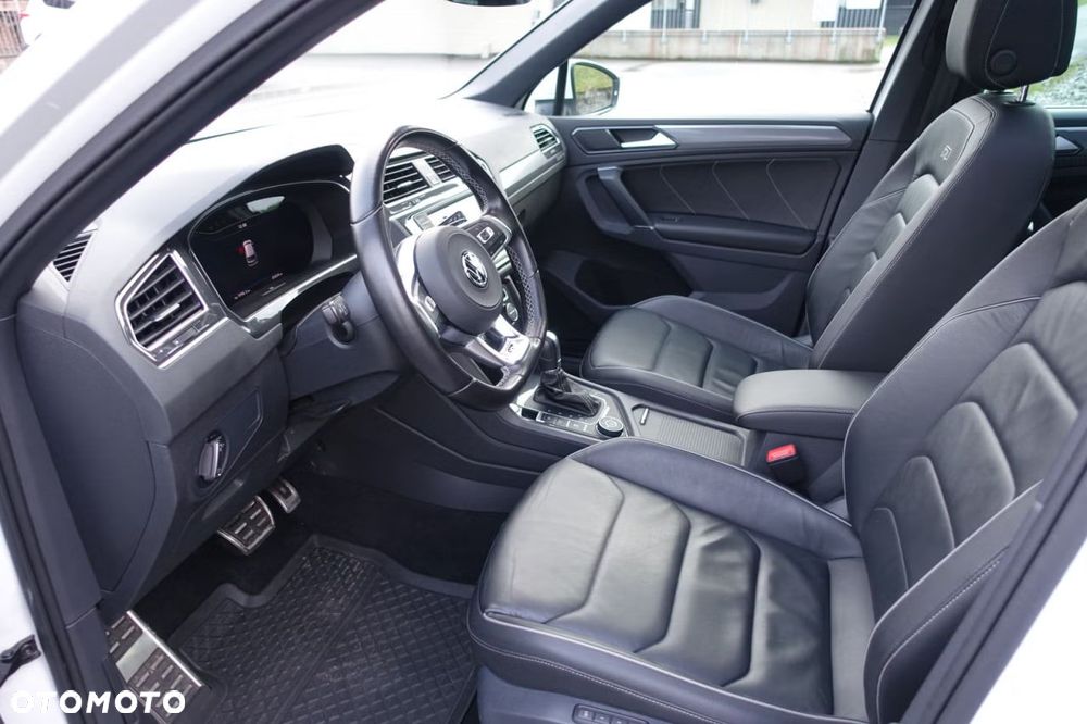 Volkswagen Tiguan 2.0 TDI SCR 4MotION DSG R-Line - 12