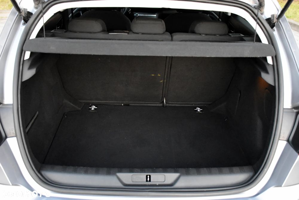 Peugeot 308 - 8