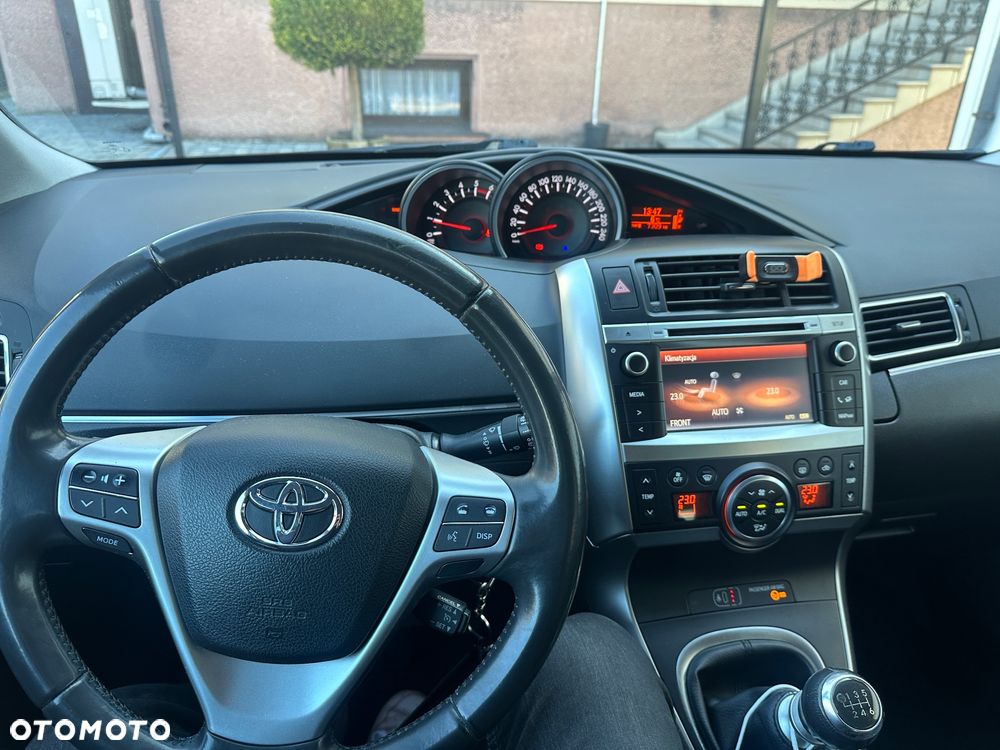 Toyota Verso 1.6 D-4D Premium - 18