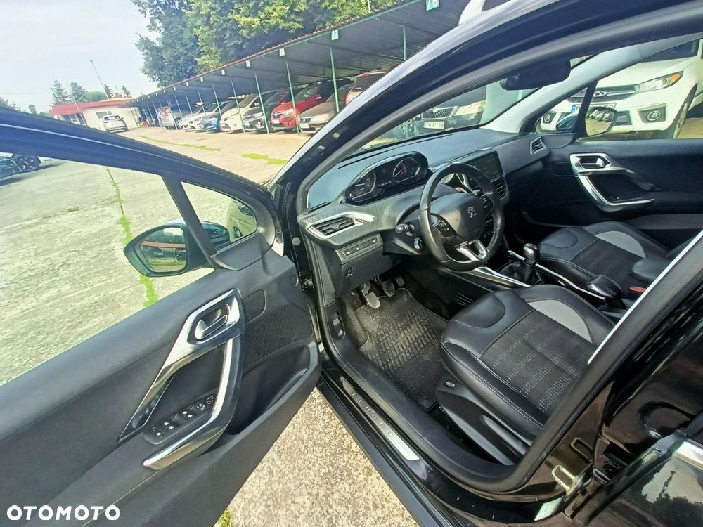 Peugeot 2008 1.6 e-HDi Allure S&S - 33