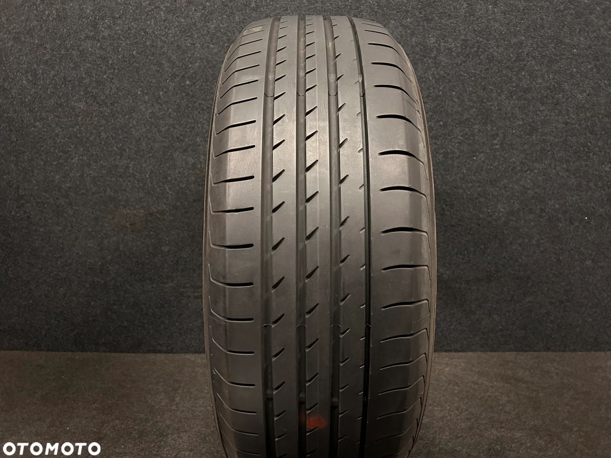 Yokohama Advan Sport V105 235/60/18 103V 1szt. - 1