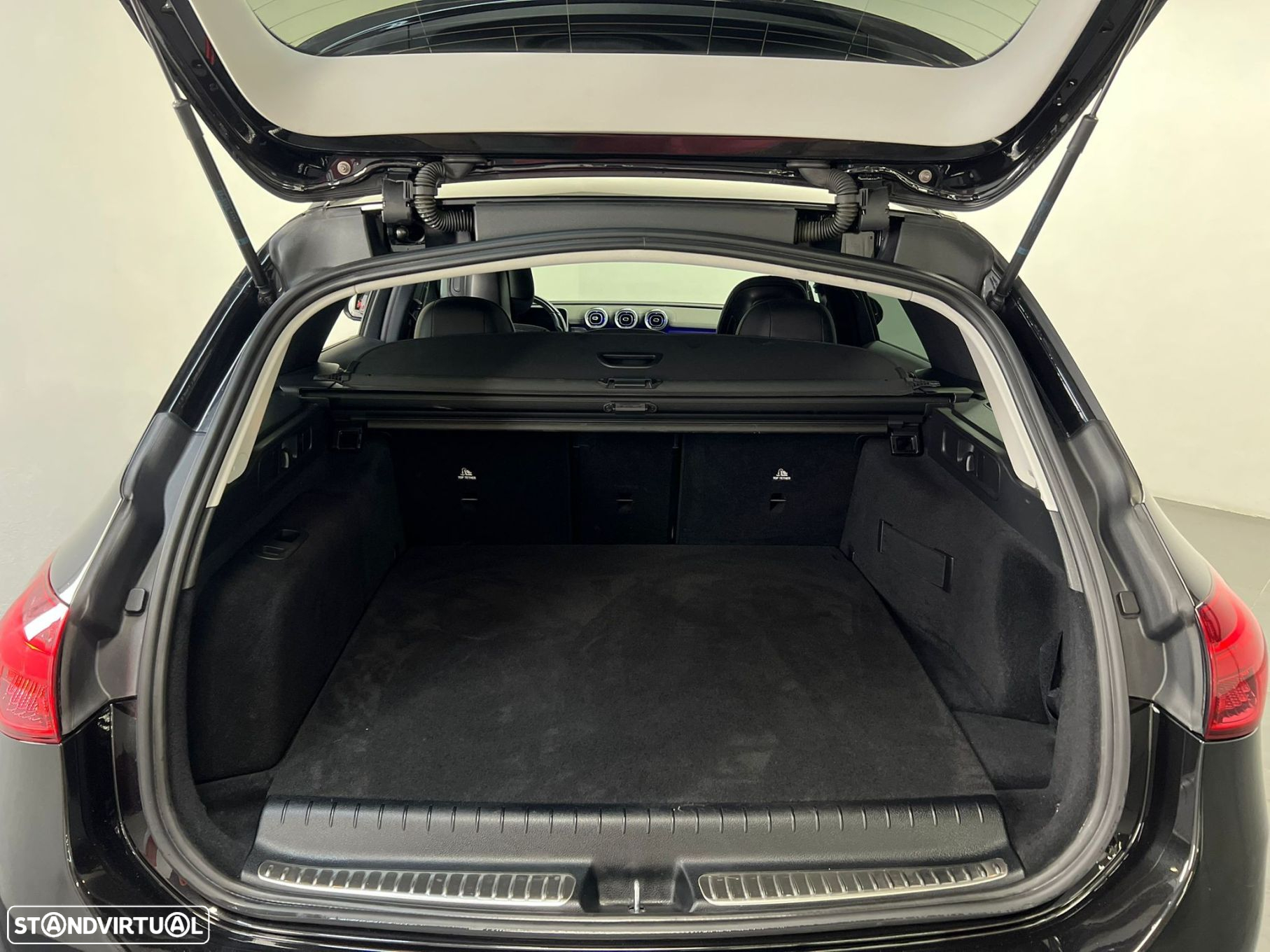 Mercedes-Benz C 300 e AMG Line - 27
