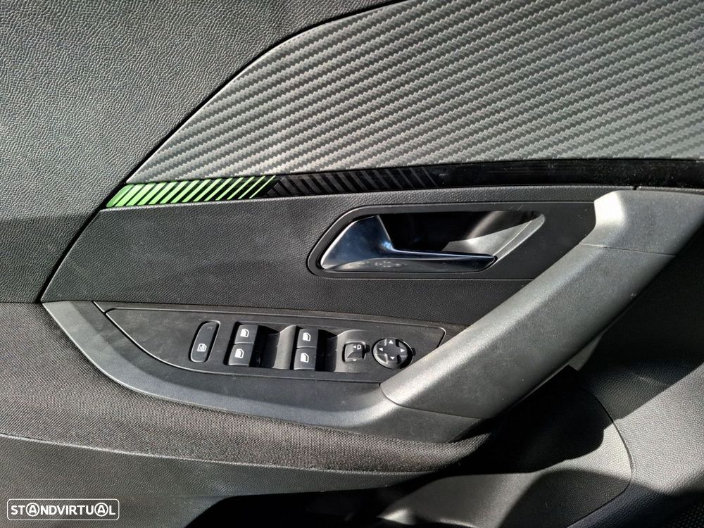 Peugeot 2008 1.2 PureTech Active — fotografia 19