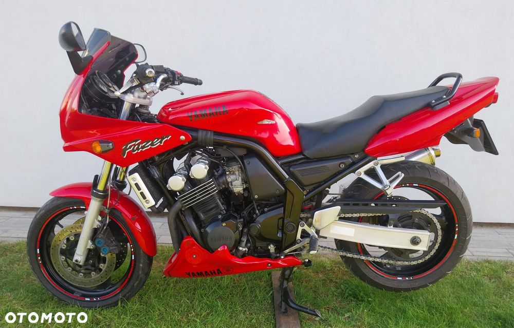 Yamaha FZS - 2