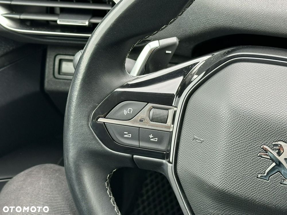 Peugeot 3008 1.2 PureTech Allure S&S EAT8 - 28