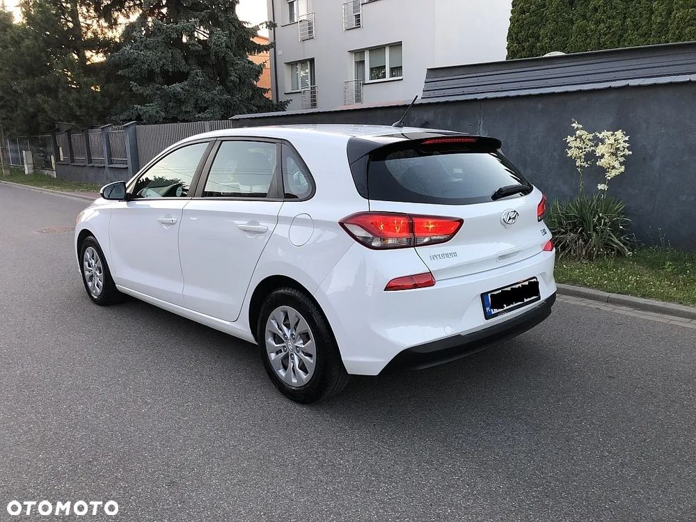 Hyundai i30 1.6 CRDi BlueDrive Comfort DCT - 4