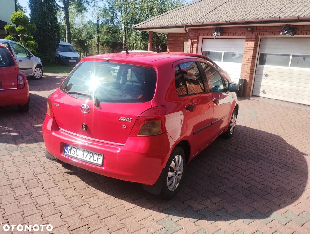 Toyota Yaris - 10