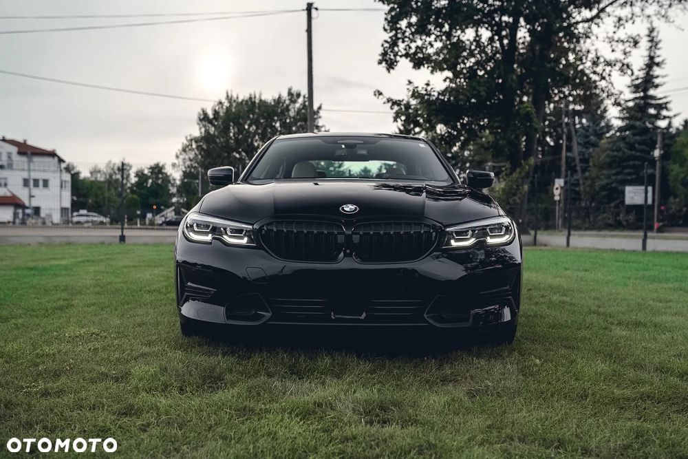BMW Seria 3 330i xDrive Sport Line - 5