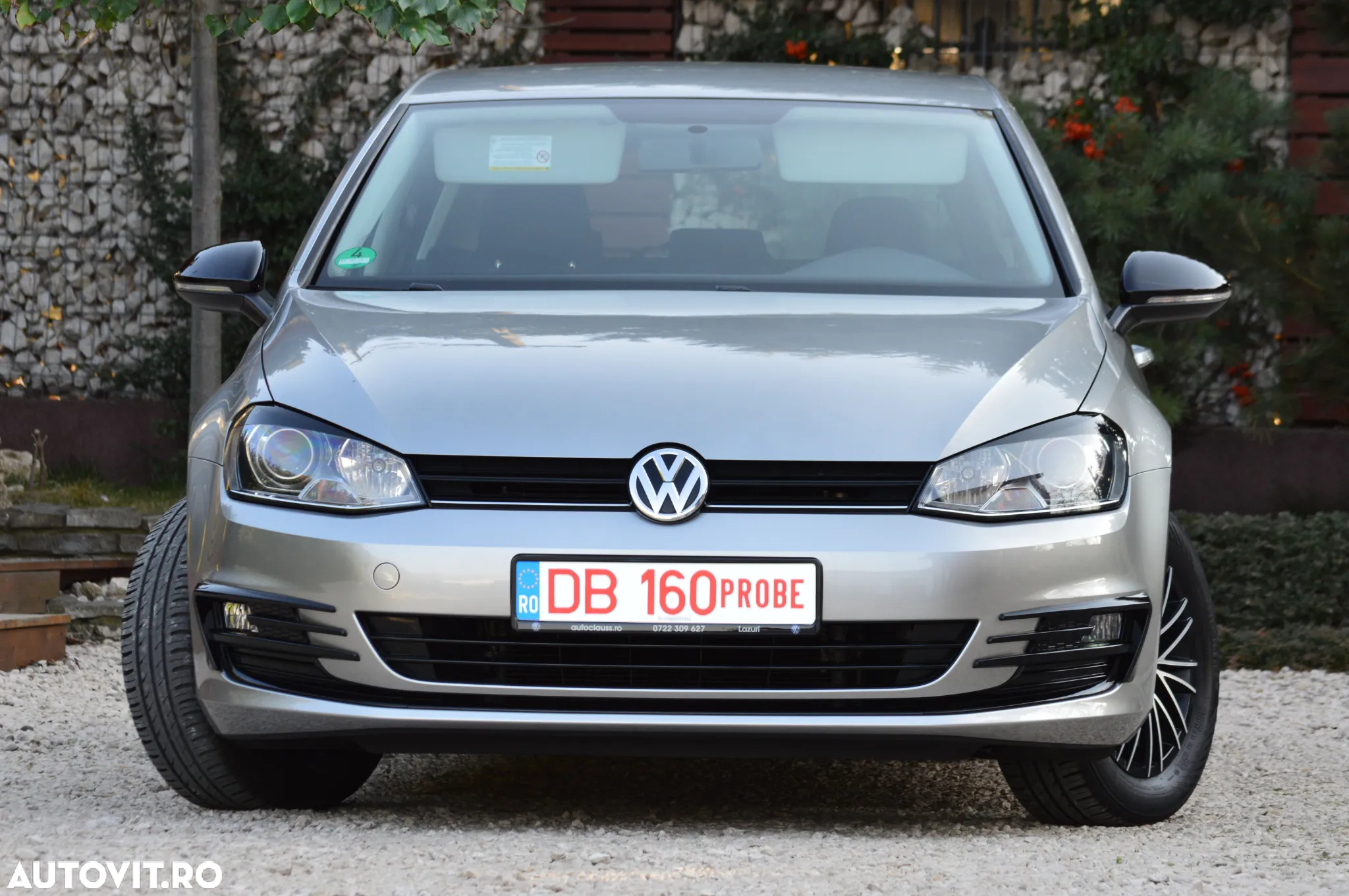 Volkswagen Golf - 2