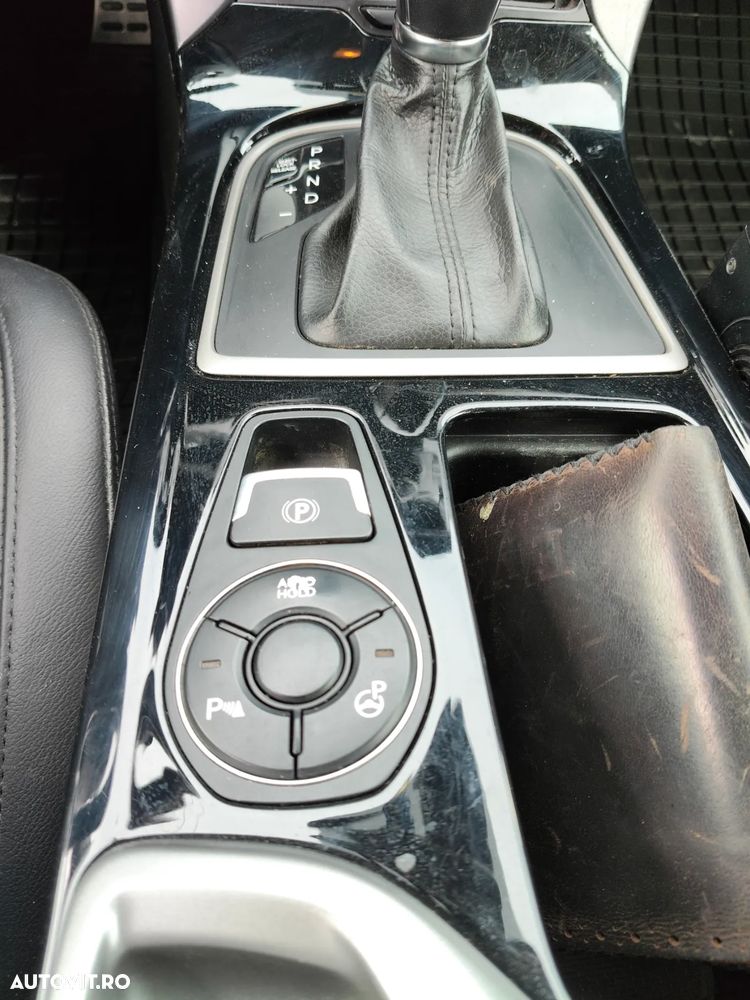 Hyundai i40 Kombi 1.7 CRDi DCT Premium - 16