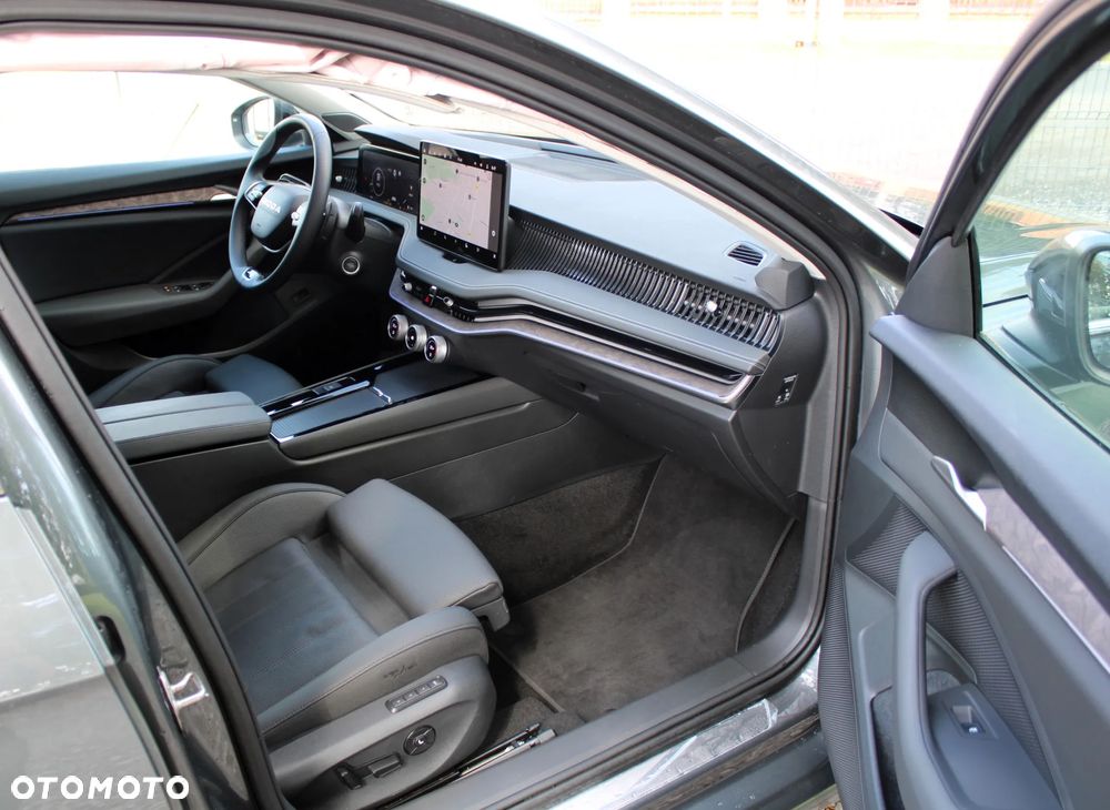 Skoda Superb 2.0 TSI 4x4 L&K DSG - 19