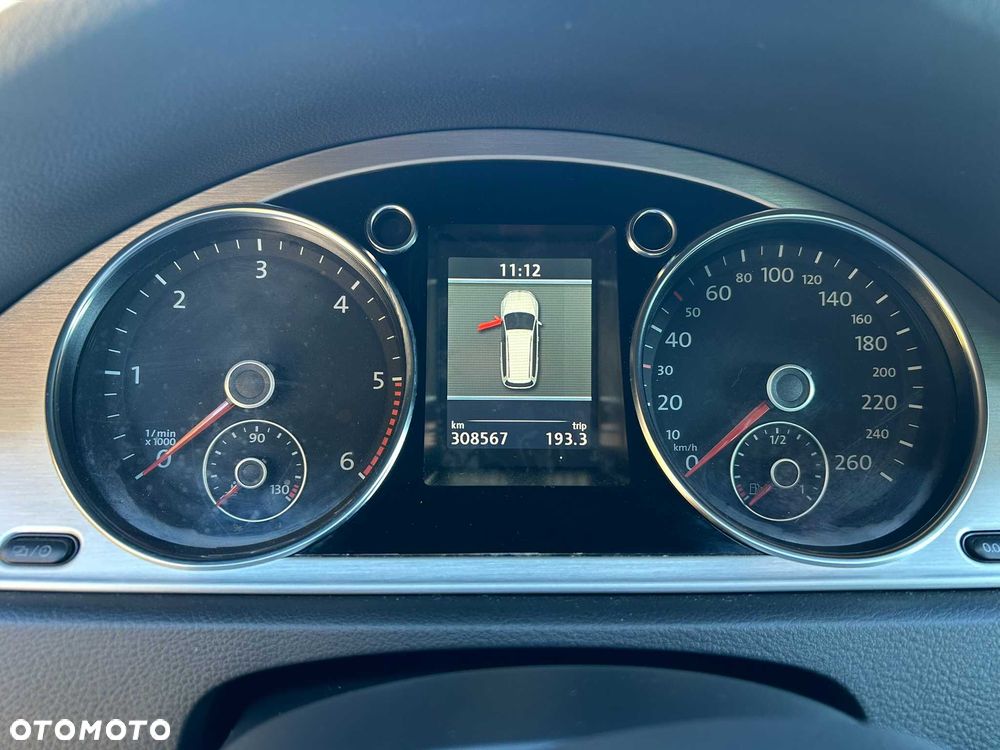 Volkswagen Passat - 6