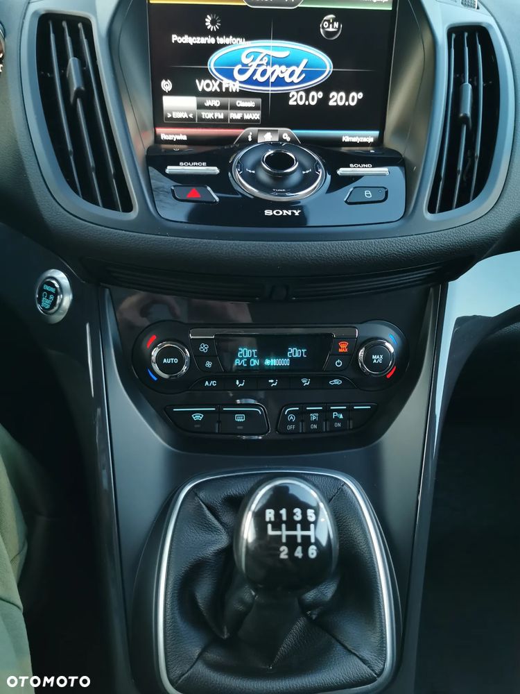 Ford Kuga 1.5 EcoBoost 2x4 Titanium - 4