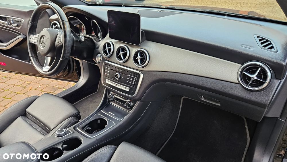 Mercedes-Benz CLA - 30