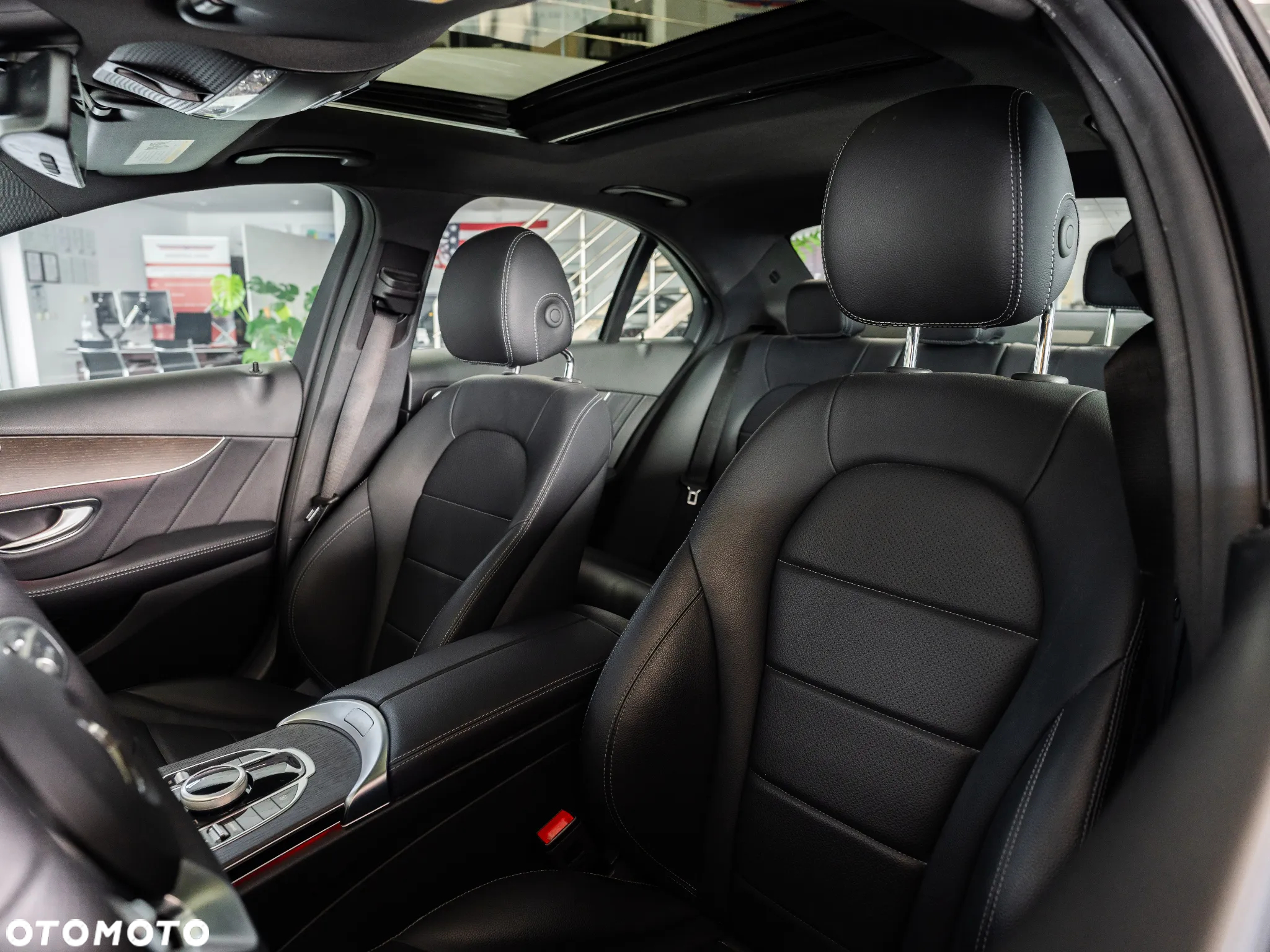 Mercedes-Benz Klasa C 300 4MATIC 9G-TRONIC - 18
