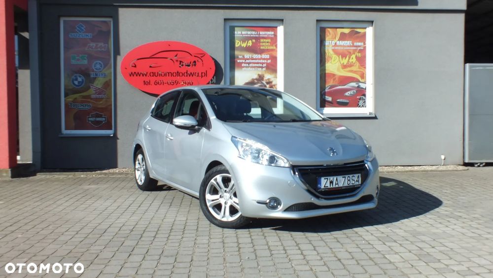 Peugeot 208 - 1