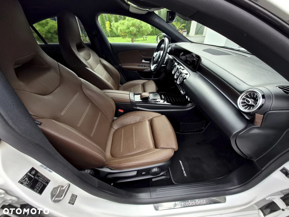 Mercedes-Benz CLA 250 7G-DCT AMG Line - 20