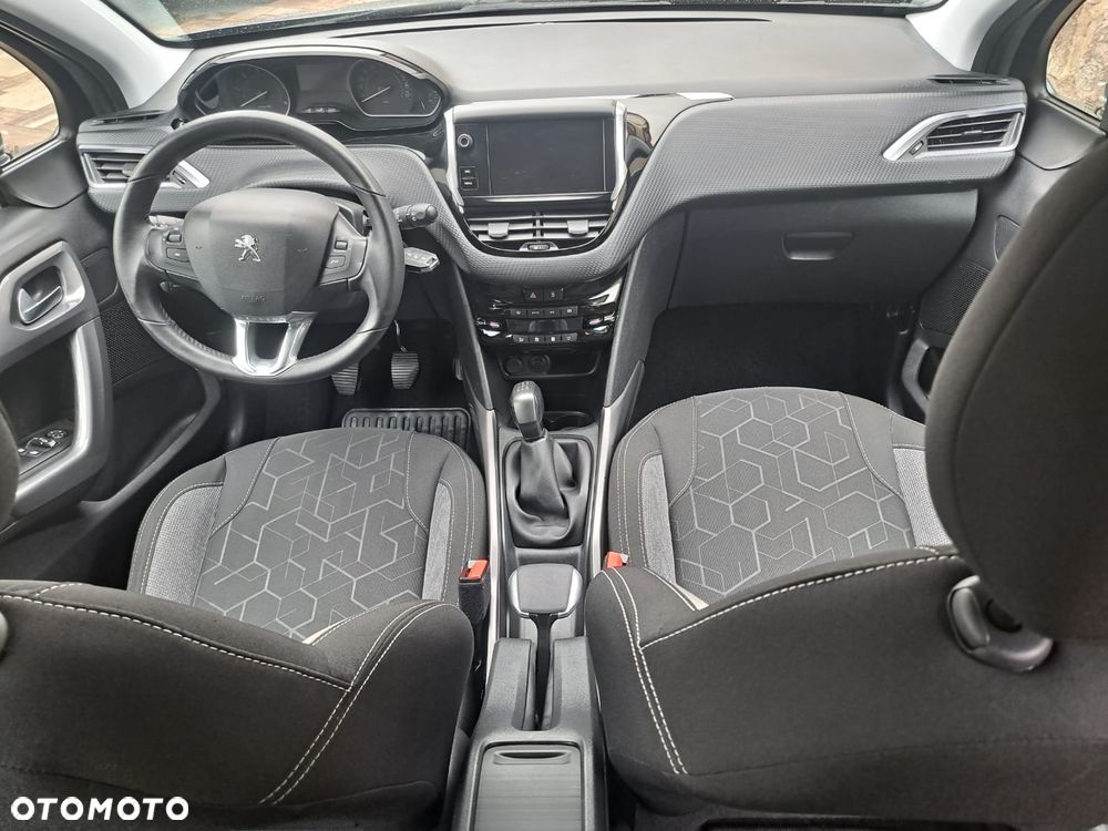 Peugeot 2008 - 9