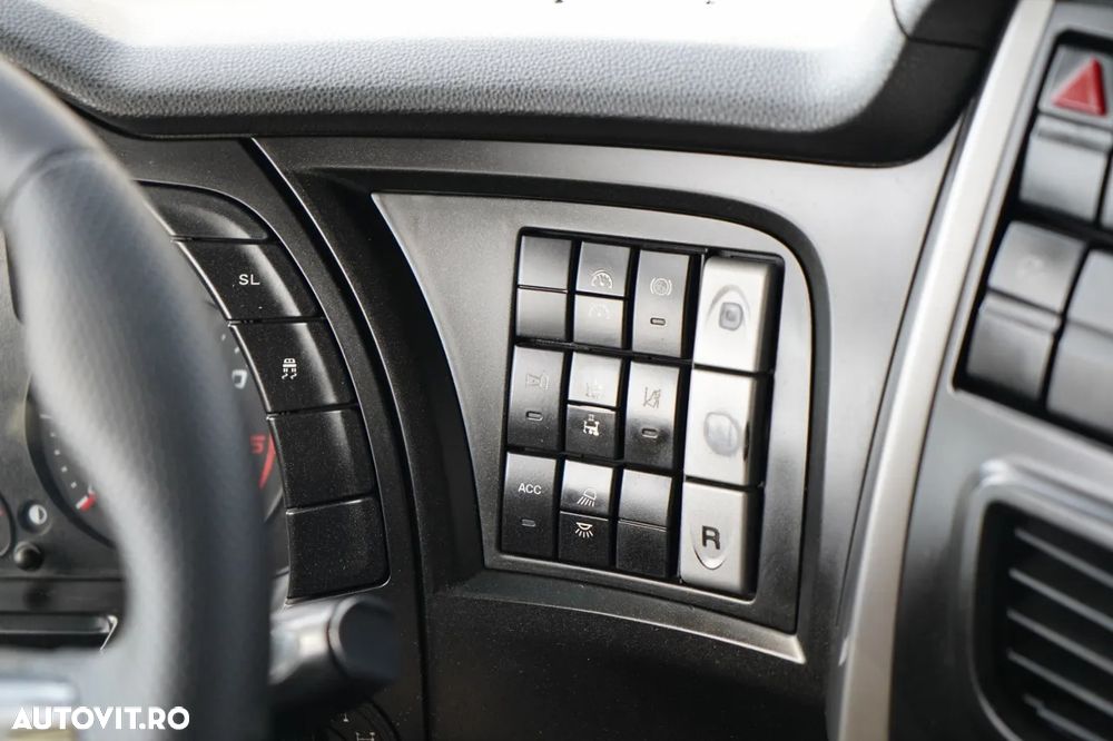 Iveco STRALIS 560 / 6X4 / PENTRU LEMN / PENTRU COPACI / PENTRU PĂDURE / REMORCĂ PALFINGER EPSILON / CAPACITATE DE RIDICARE - 5.250 KG - 32