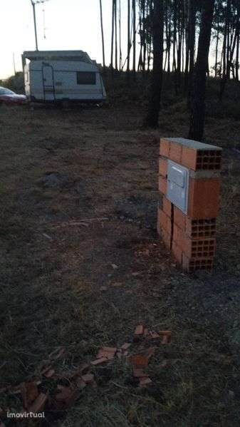 Vendo terreno rústico em área urbana - Grande imagem: 2/4